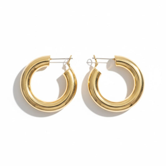 Bold Curve Hoops 40mm slim ατσάλινα σκουλαρίκια σε χρυσό και ασημί με καμπυλωτό design