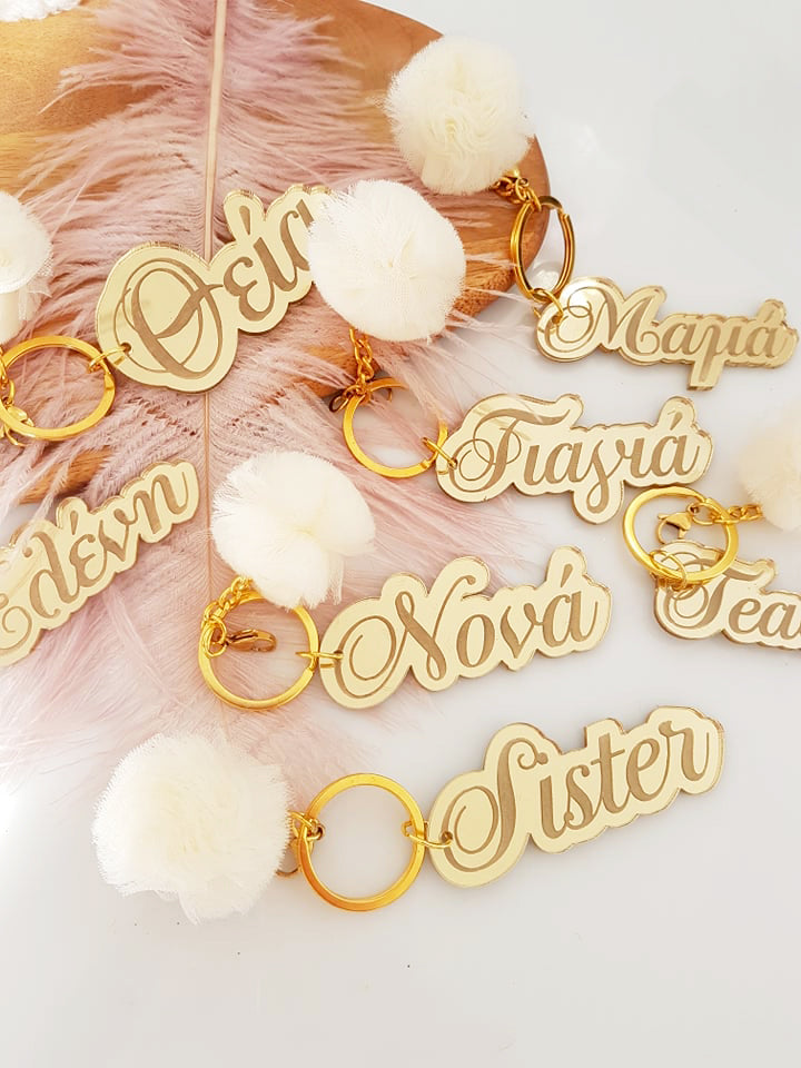 Μπρελόκ καθρέφτης με φουντάκι (μαμά, νονά, θεία, γιαγιά, sister, teacher, όνομα)