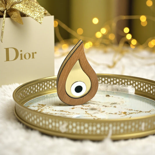 🤍✨ Επιτραπέζιο Γούρι Σταγόνα με Μάτι – Ξύλο & Χρυσό Plexiglass