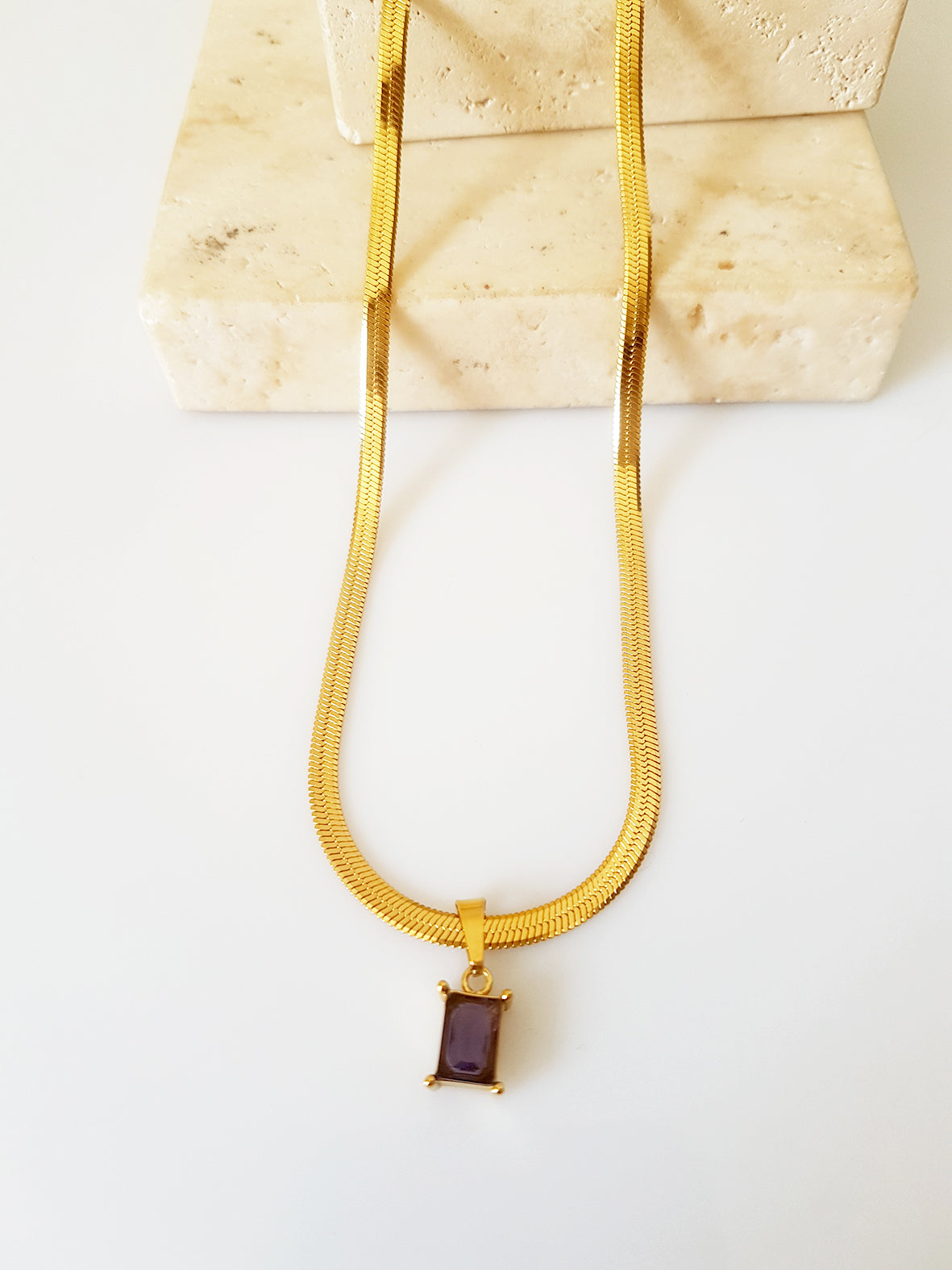 Steel necklace with rectangular zircon