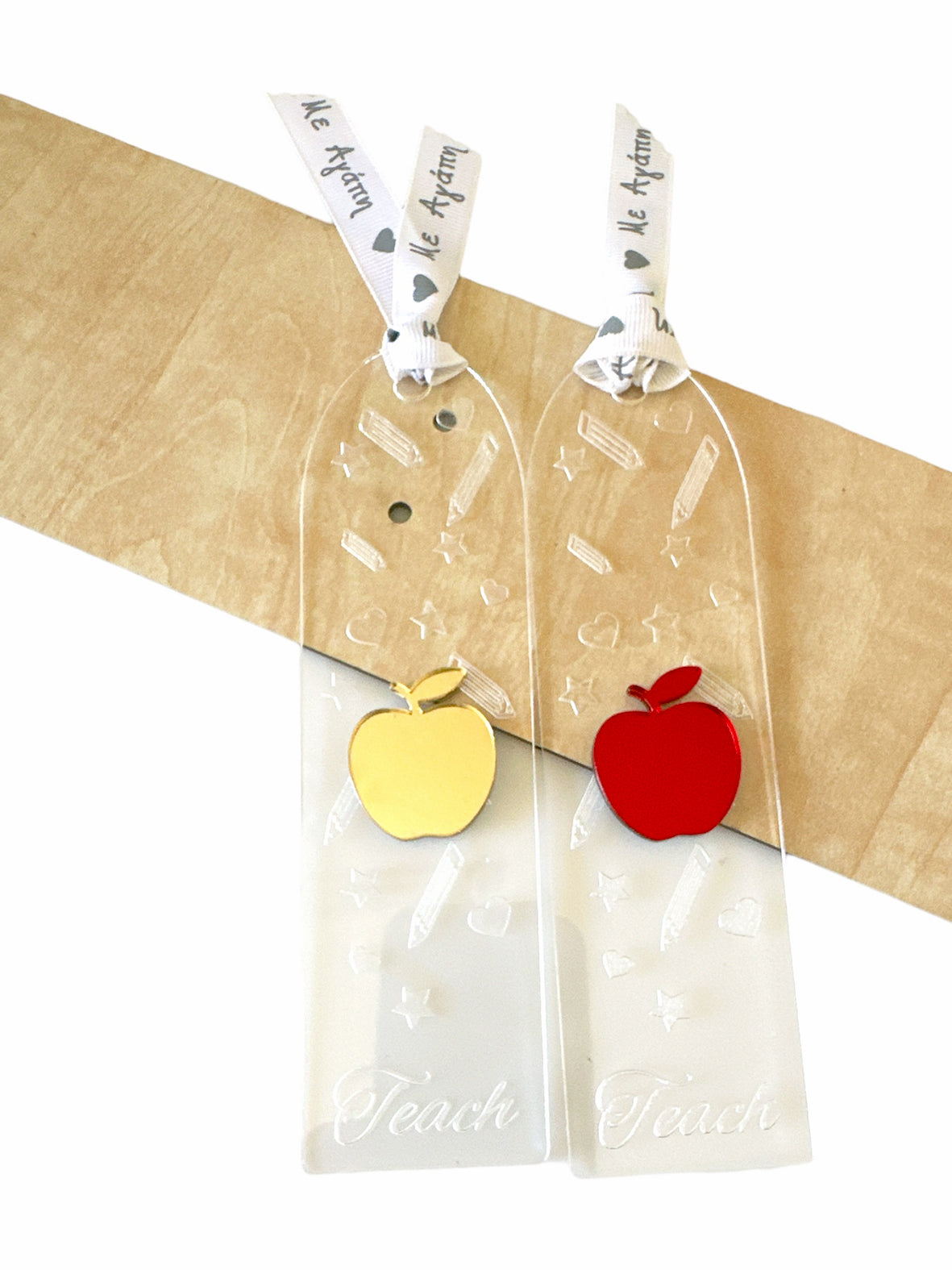 Πλεξιγκλάς σελιδοδείκτης με μήλο