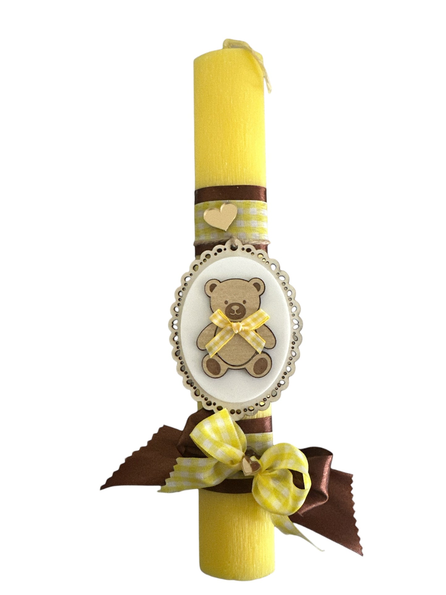 Χειροποίητη πασχαλινή λαμπάδα με αρκουδάκι από ξύλο και πλεξιγκλάς, κίτρινο κερί και χρυσή καρδιά – So Cute by Dimi