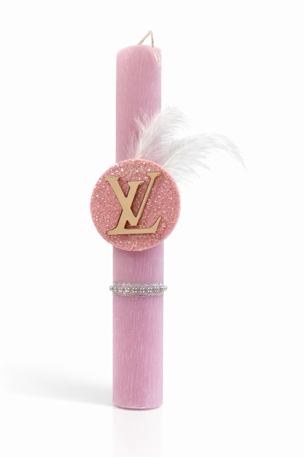 Ροζ χειροποίητη πασχαλινή λαμπάδα με γκλίτερ στοιχείο,plexiglass λογότυπο, στρας και φυσικό φτερό. So Cute by DImi