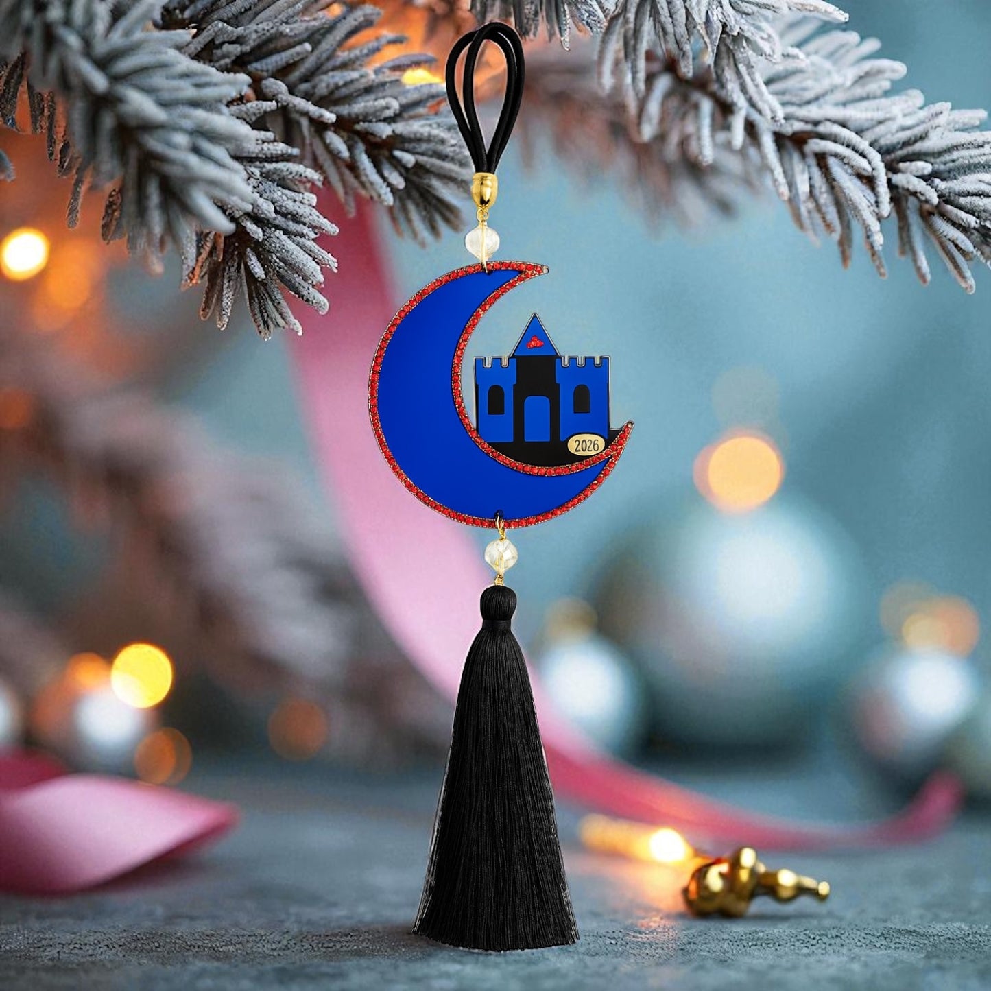 Γούρι 2026 Moonlit Castle plexiglass φεγγάρι με κάστρο και φούντα – Χονδρική So Cute by Dimi