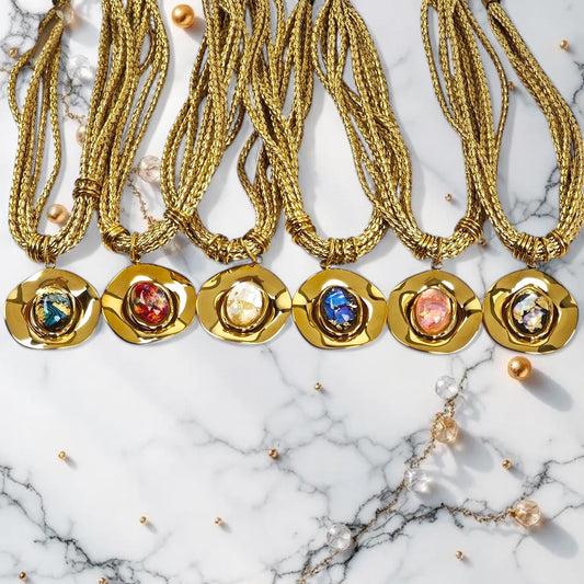 ⚡🚚 Κολιέ “Liquid Aura” με Ανάγλυφο Μεταλλικό Στοιχείο