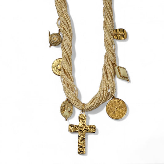 ⚡🚚 Πλεκτό Κολιέ Mythic Cross με Χρυσό Σφυρήλατο Σταυρό