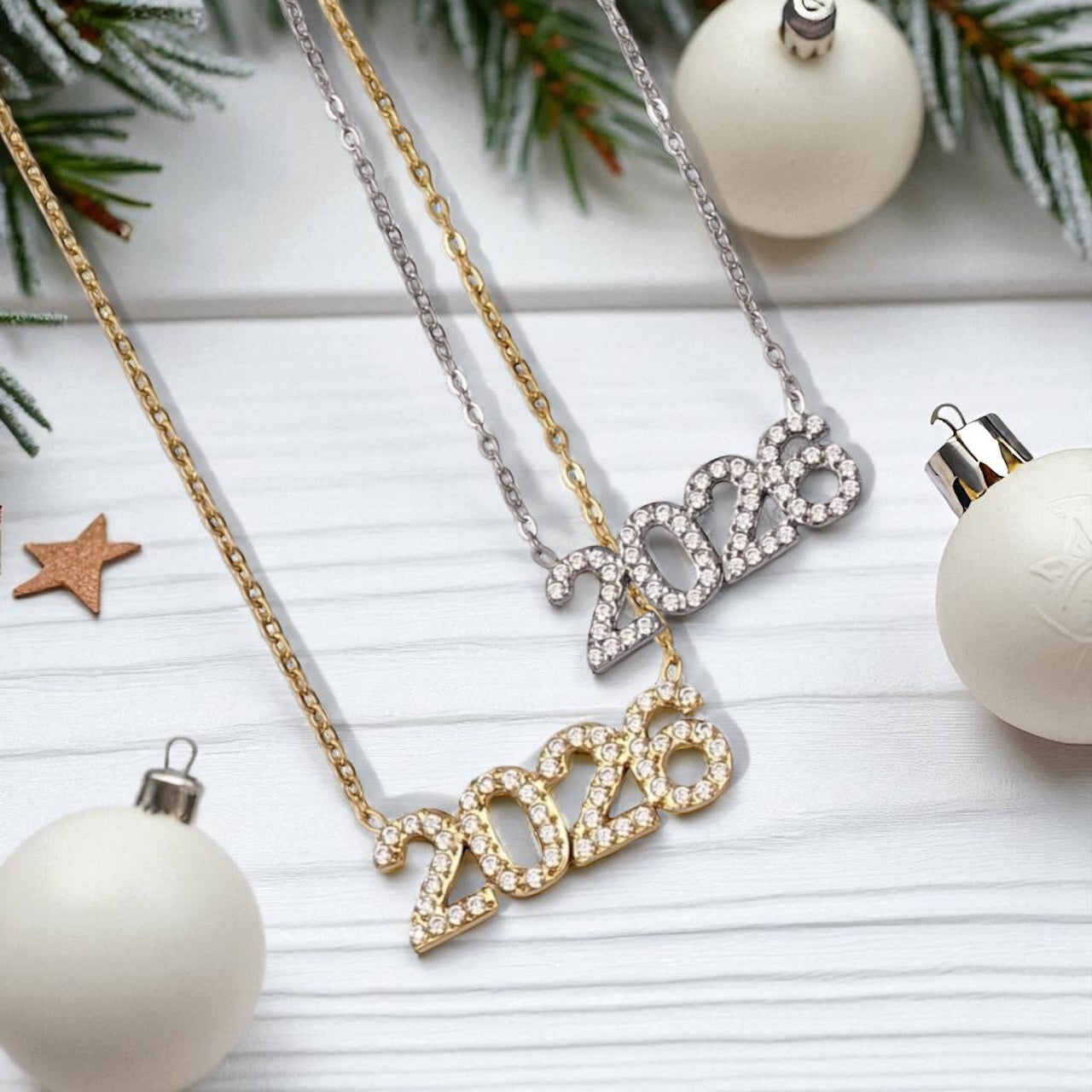 Κολιέ γούρι 2026 χονδρική – ατσάλι με ζιργκόν σε χρυσό & ασημί