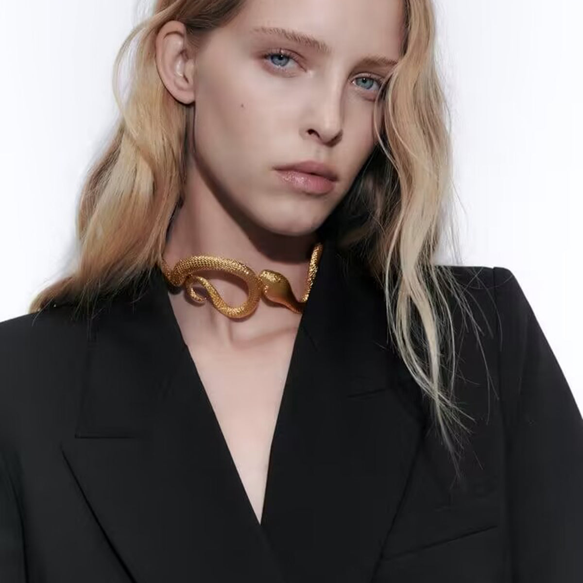 Retro Snake-shaped Alloy Irregular Three-dimensional Women'S Choker