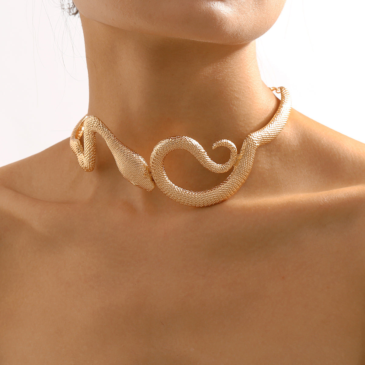 Retro Snake-shaped Alloy Irregular Three-dimensional Women'S Choker