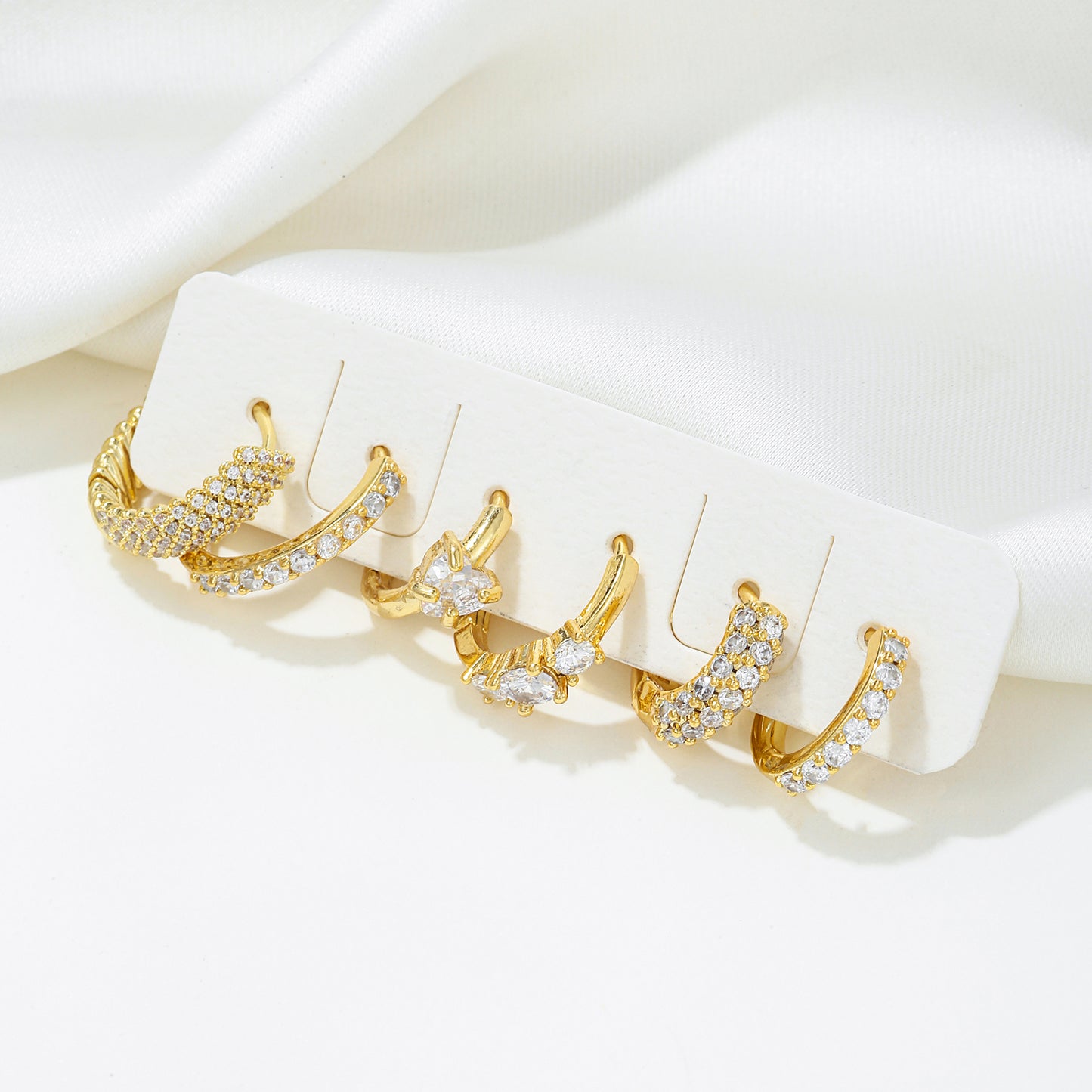 1 Set Shiny Brass Asymmetrical Hoops Earrings with Zircon