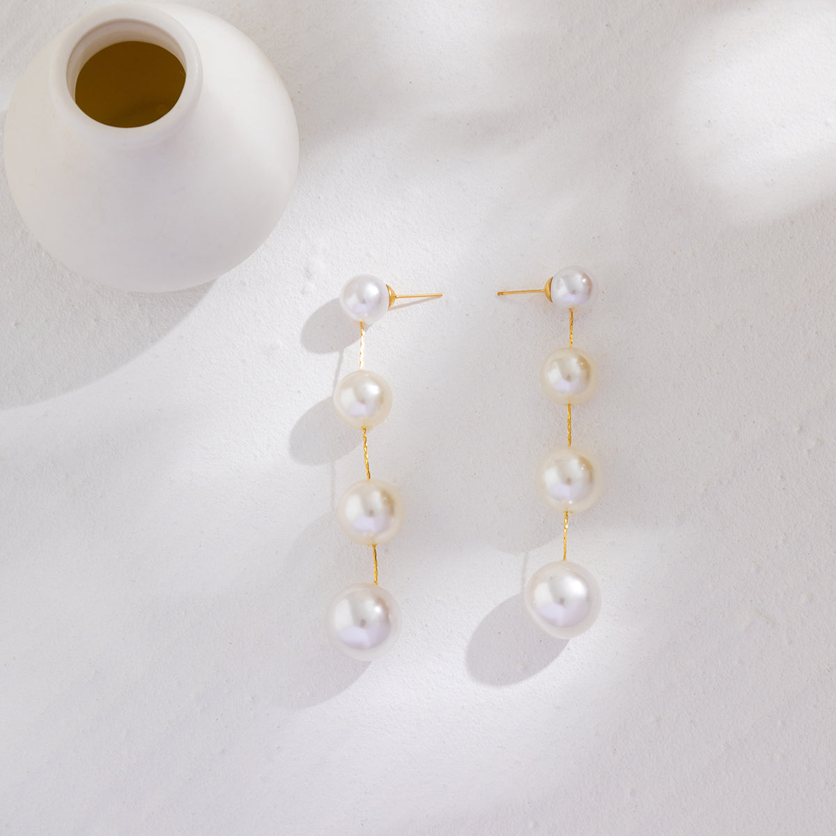 Classic Style Commute Irregular Imitation Pearl Three-dimensional Women'S Drop Earrings