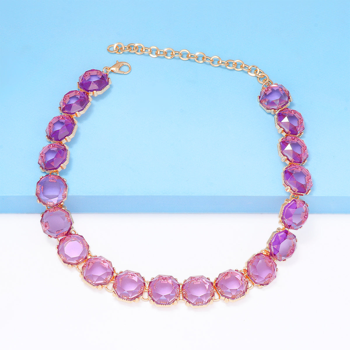 Elegant Round Alloy Three-dimensional Inlay Resin Women'S Necklace