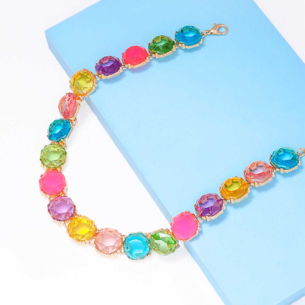 Elegant Round Alloy Three-dimensional Inlay Resin Women'S Necklace