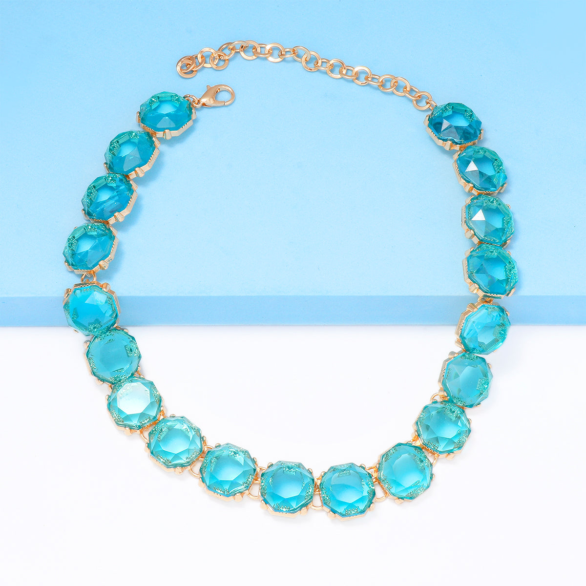 Elegant Round Alloy Three-dimensional Inlay Resin Women'S Necklace