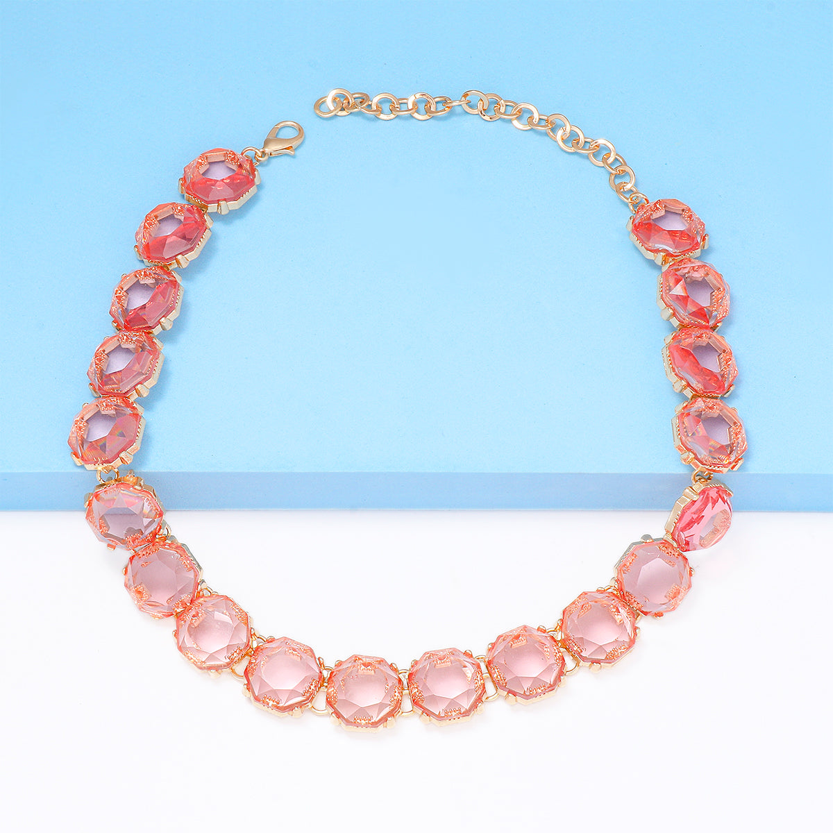 Elegant Round Alloy Three-dimensional Inlay Resin Women'S Necklace