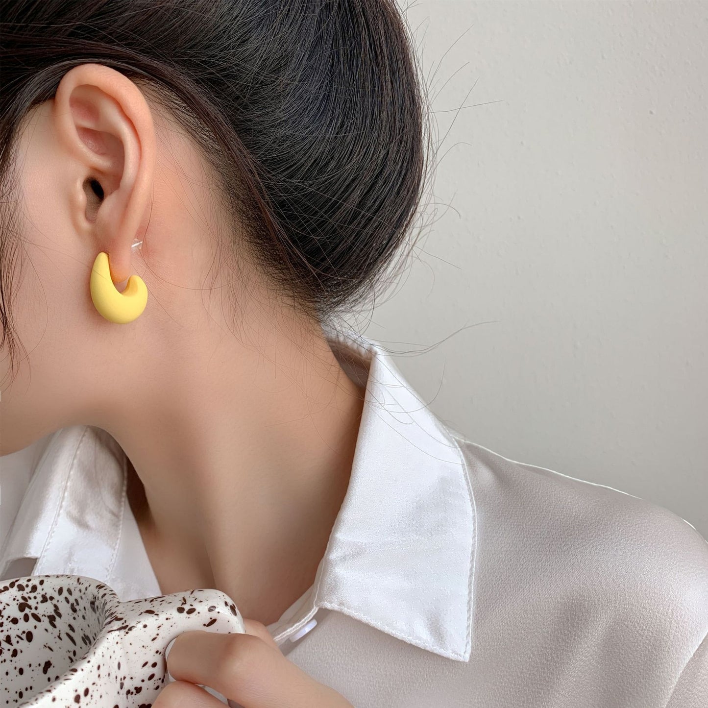 Sweet Simple Style Small Water Droplets Plastic Resin Ear Studs, pack of 2 pairs