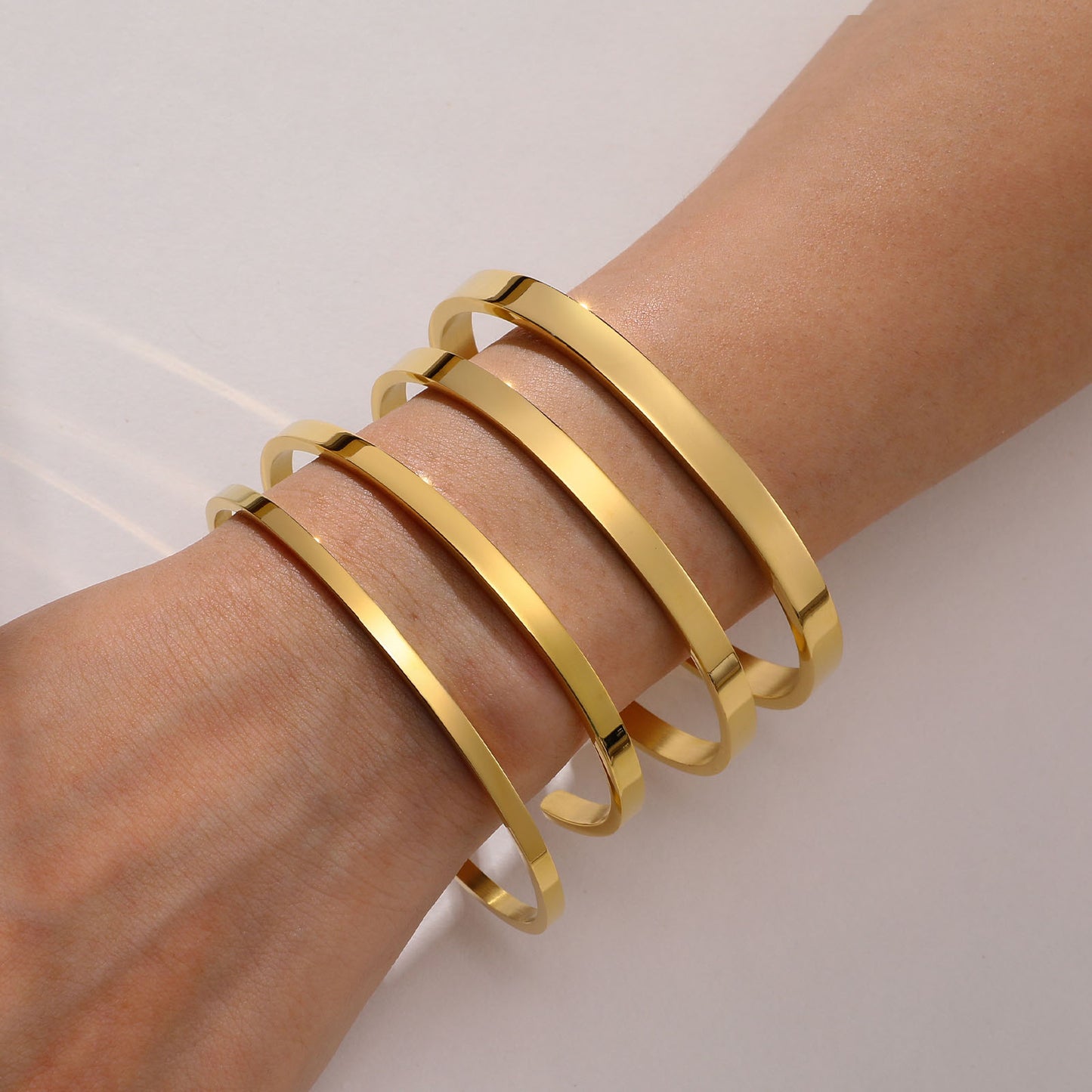 Elegant Lady Stainless Steel 18K Gold Plated Bangle