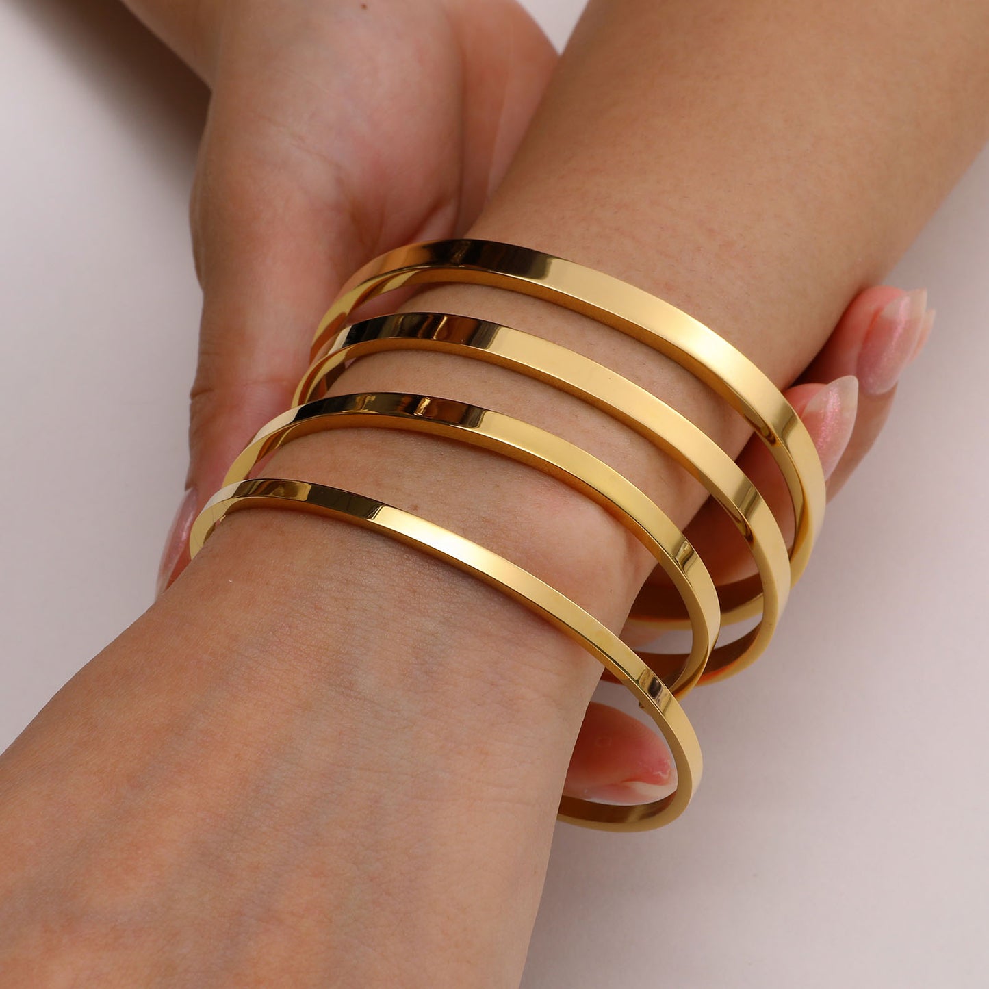 Elegant Lady Stainless Steel 18K Gold Plated Bangle