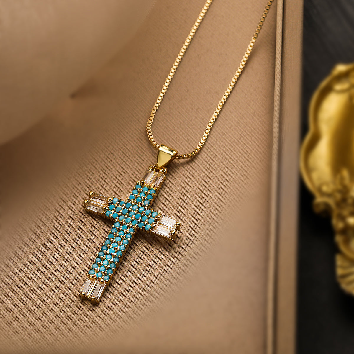 Cross Copper Plating Inlay Artificial Pearls Zircon 18K Gold Plated Pendant Necklace