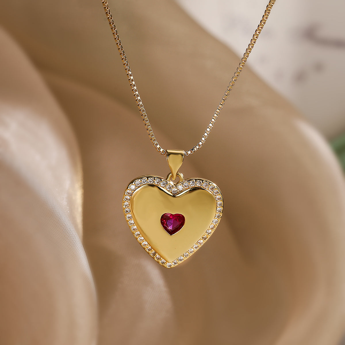 Heart Shape Copper Plating Inlay Zircon 18K Gold Plated Pendant Necklace