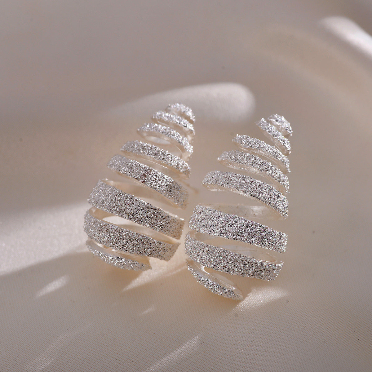 Elegant Stripe Copper Ear Studs