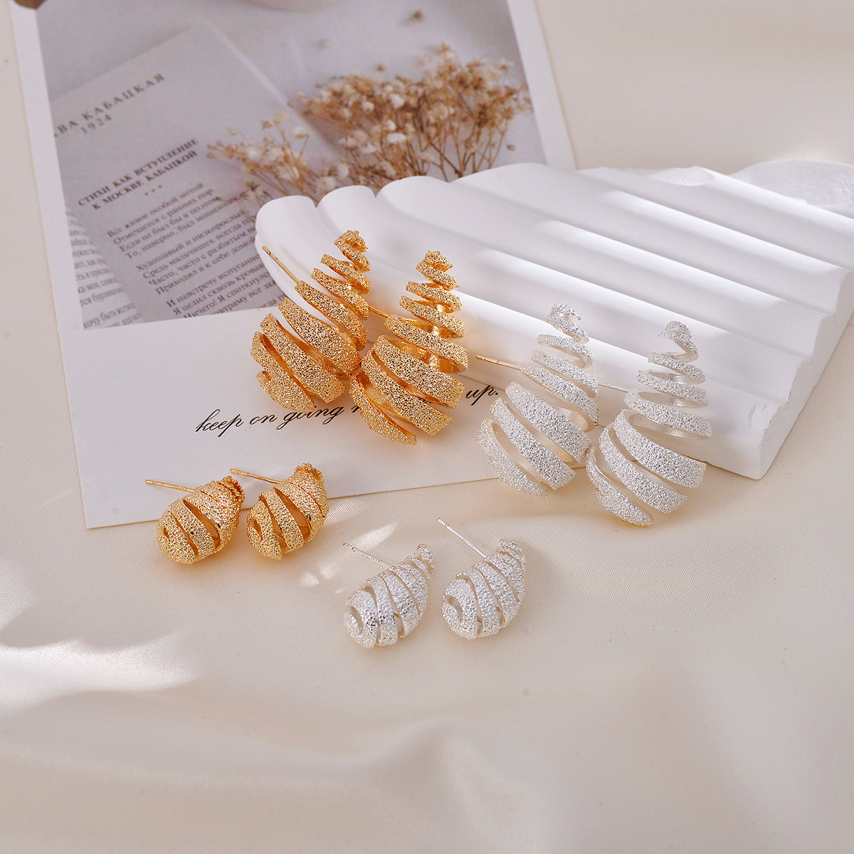 Elegant Stripe Copper Ear Studs