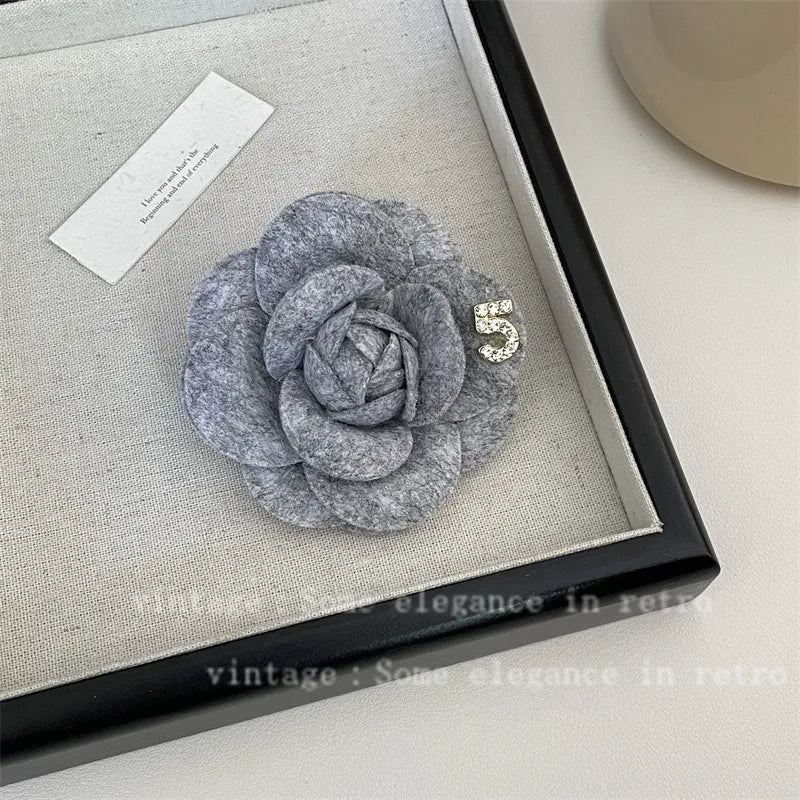 Elegant Flower Imitation Pearl Plating Women's Brooches
