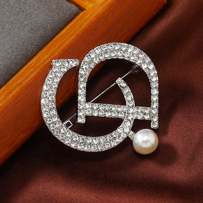 Elegant Cute Animal Alloy Inlay Rhinestones Unisex Brooches, CD