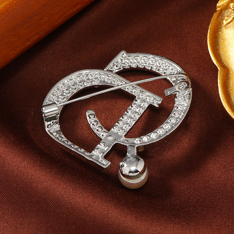 Elegant Cute Animal Alloy Inlay Rhinestones Unisex Brooches, CD