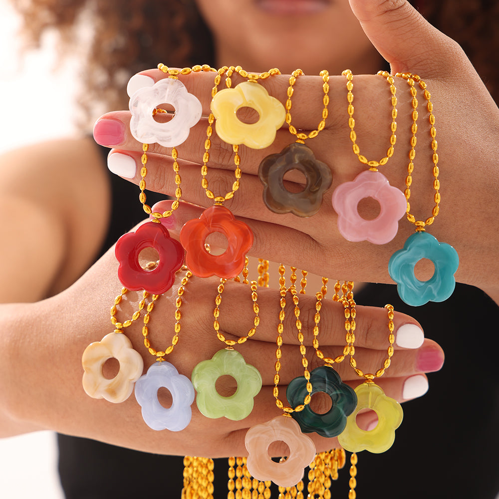 Elegant Flower Resin Titanium Steel Necklace