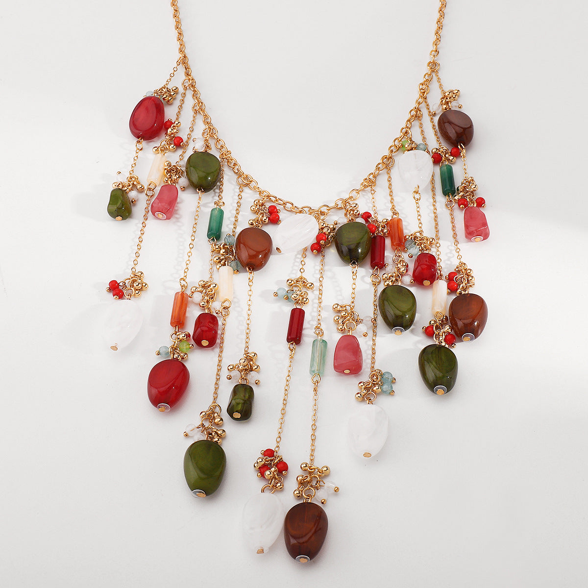 Ethnic tassel κολιέ με resin πέτρες σε χρυσή αλυσίδα – Χονδρική So Cute by Dimi