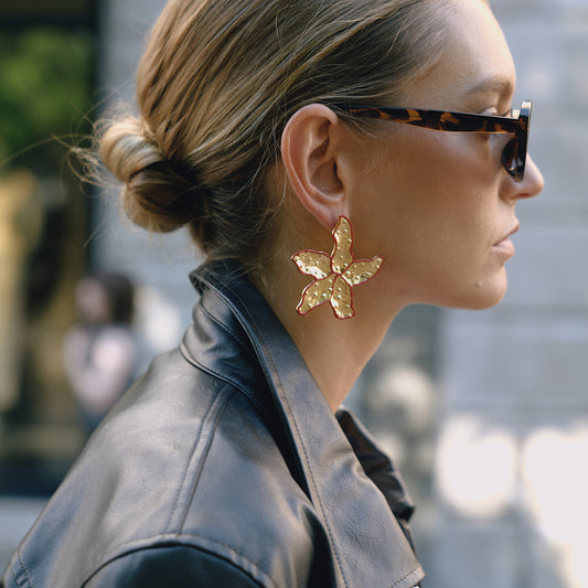 Ατσάλινα σκουλαρίκια πέντε πετάλων με drip oil σε κόκκινο– Χονδρική So Cute by Dimi