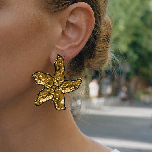 Ατσάλινα σκουλαρίκια πέντε πετάλων με drip oil σε μαύρο,  – Χονδρική So Cute by Dimi