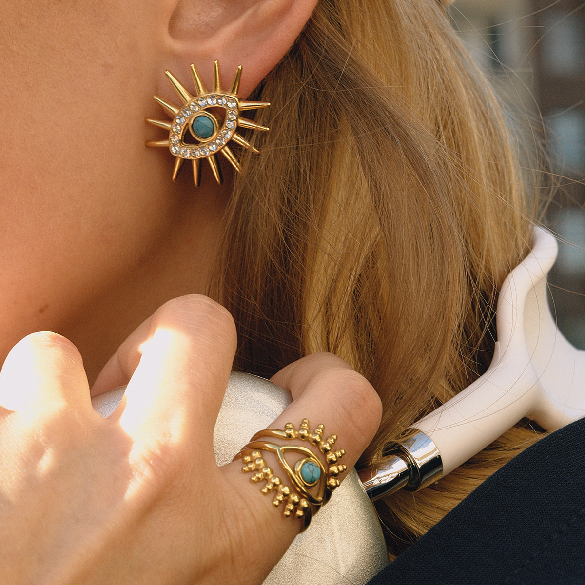 Σκουλαρίκια “Solar Eye” – Ατσάλινα με τιρκουάζ μάτι και ζιργκόν | So Cute by Dimi Wholesale