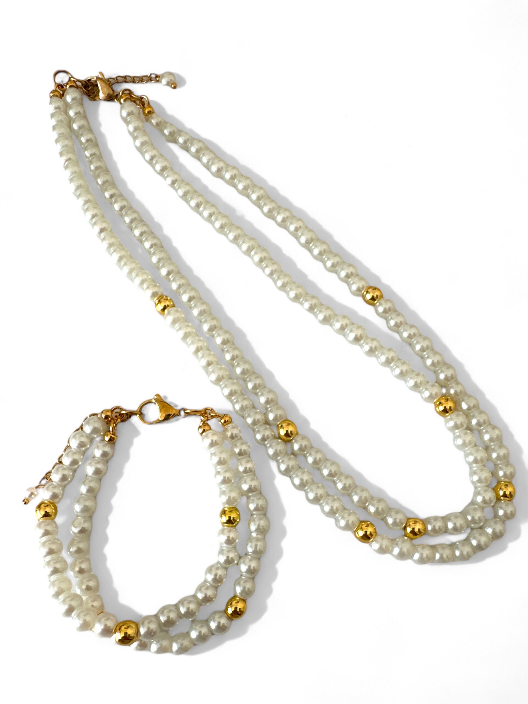 Χειροποίητο κολιέ και βραχιόλι με διπλή σειρά πέρλες και χρυσές χάντρες αιματίτη – So Cute by Dimi