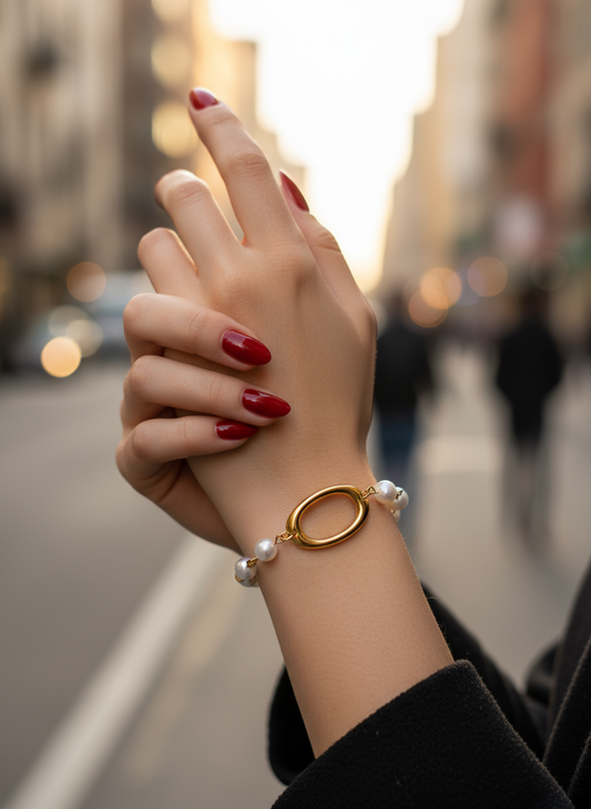 Χειροποίητο βραχιόλι με πέρλες και οβάλ επίχρυσο μοτίφ – Isadora Bracelet – So Cute by Dimi