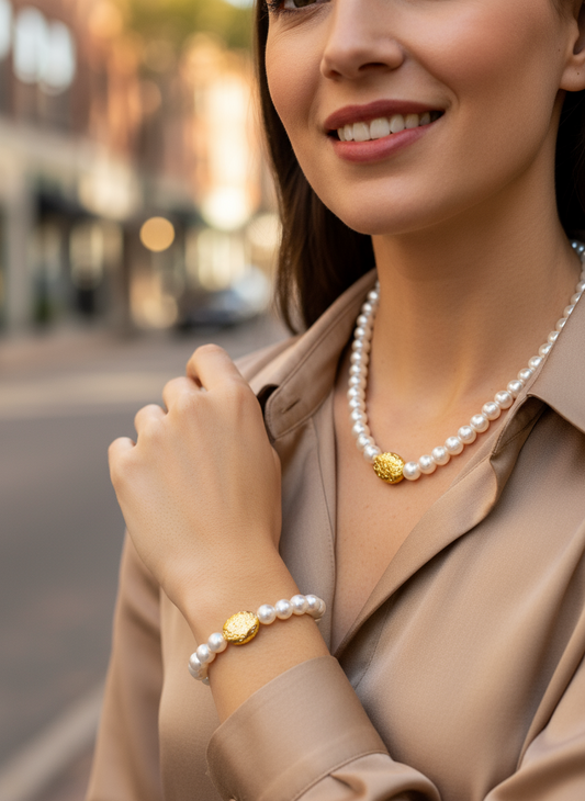 Χειροποίητο κολιέ με πέρλες και οβάλ χρυσή πέτρα λάβας – Goldy Pearls Necklace – So Cute by Dimi