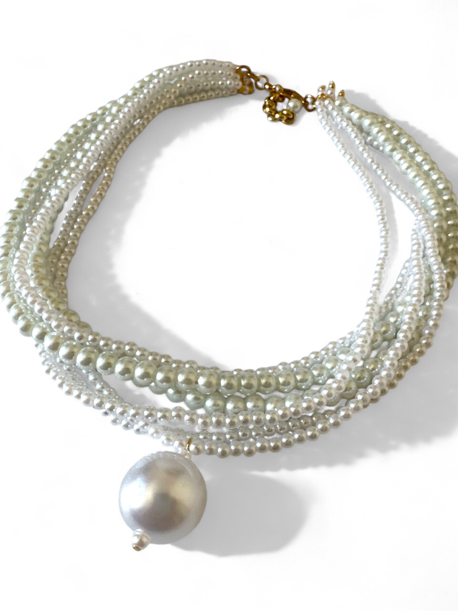 Πολύσειρο κολιέ με πέρλες και μεγάλη κρεμαστή πέρλα – Vanessa Necklace – So Cute by Dimi