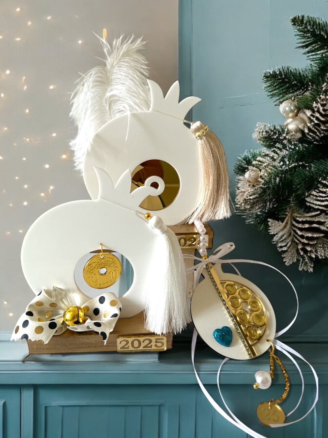 Χειροποίητα γούρια ρόδι σε διάφορα σχέδια από πλεξιγκλάς-So Cute by DImi