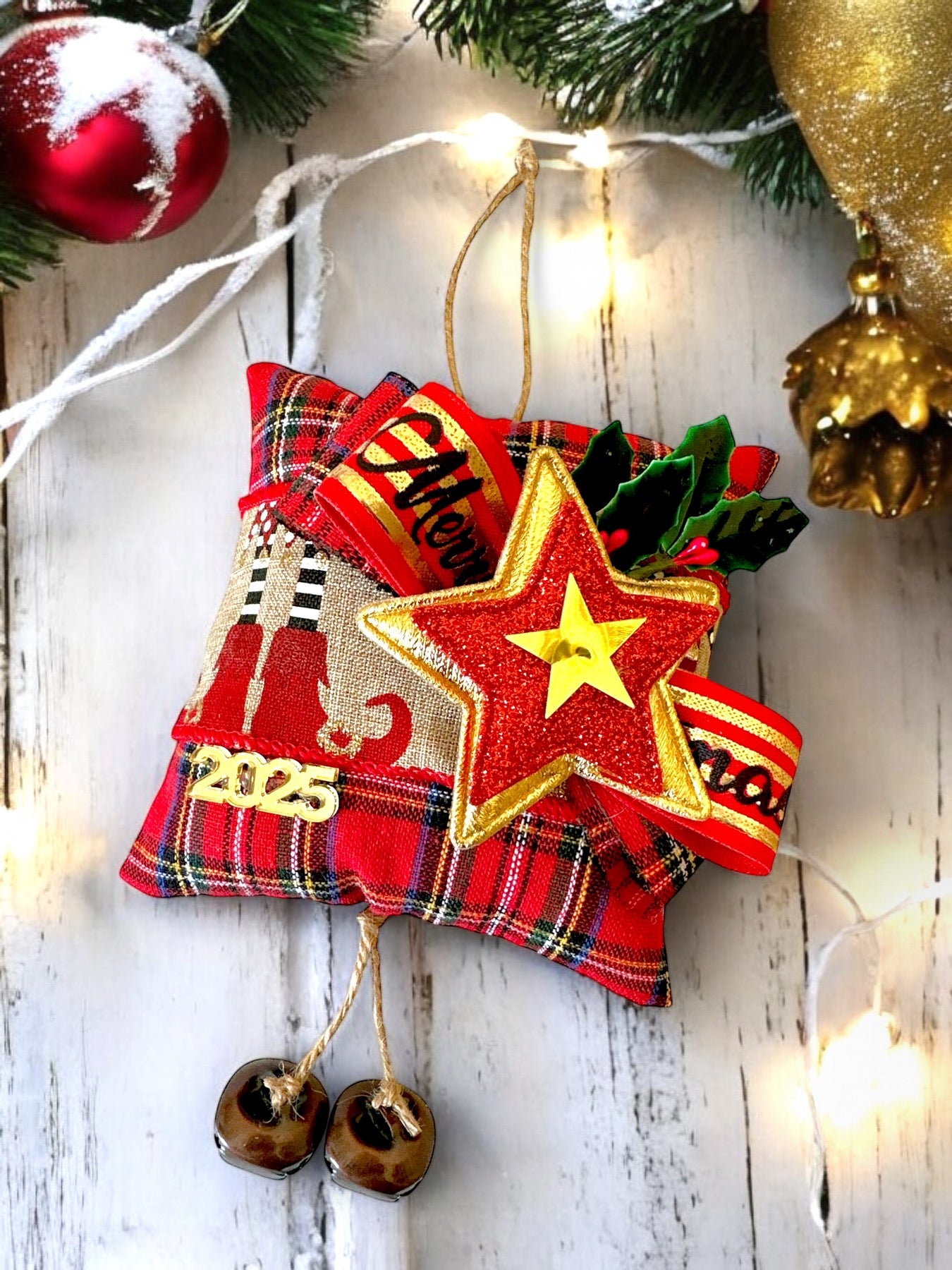 Santa’s workshop γούρι μαξιλαράκι