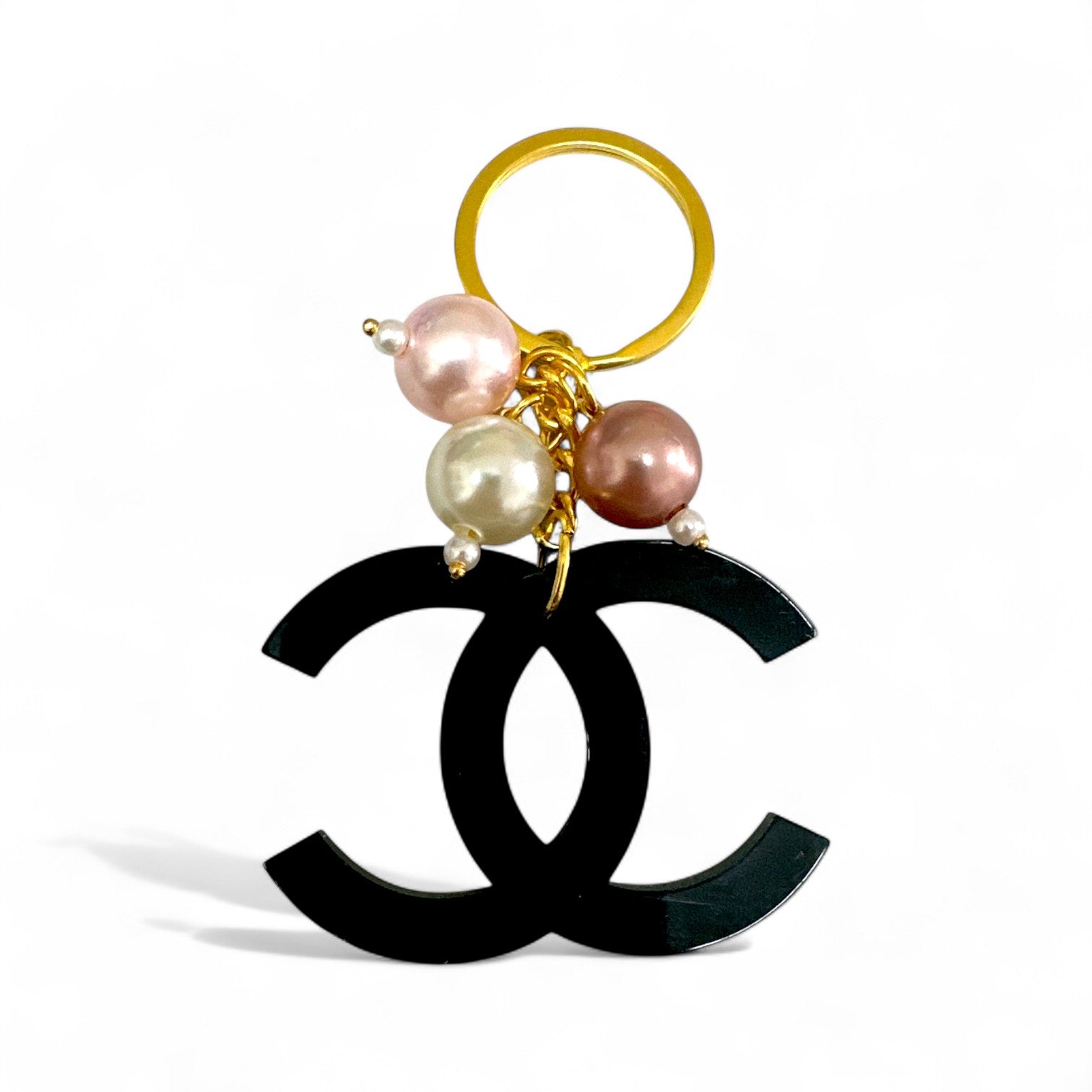 Χειροποίητο μπρελόκ από μαύρο plexiglass με ροζ πέρλες — So Cute by Dimi Wholesale
