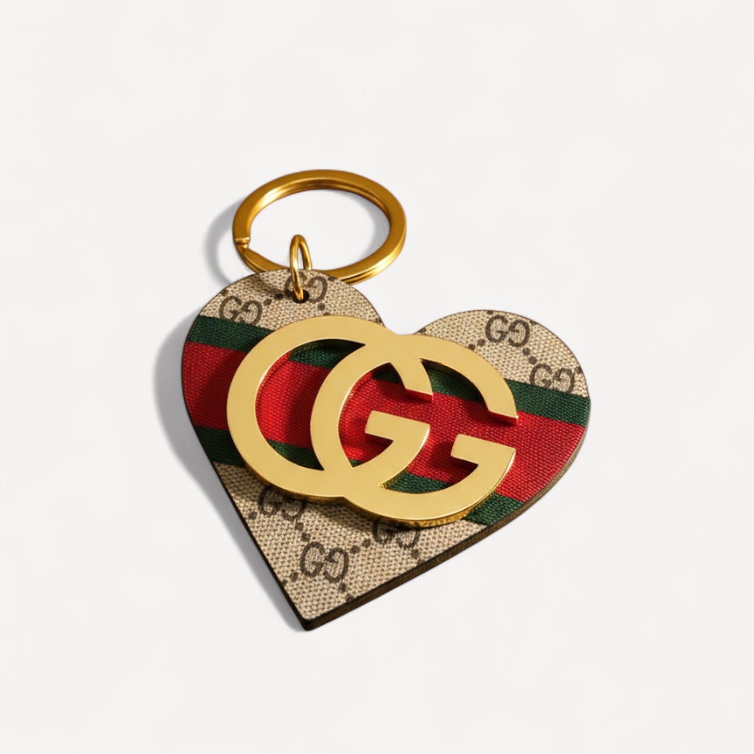 Ξύλινο μπρελόκ καρδιά με χαραγμένα σύμβολα & mirror GG – So Cute by Dimi Wholesale