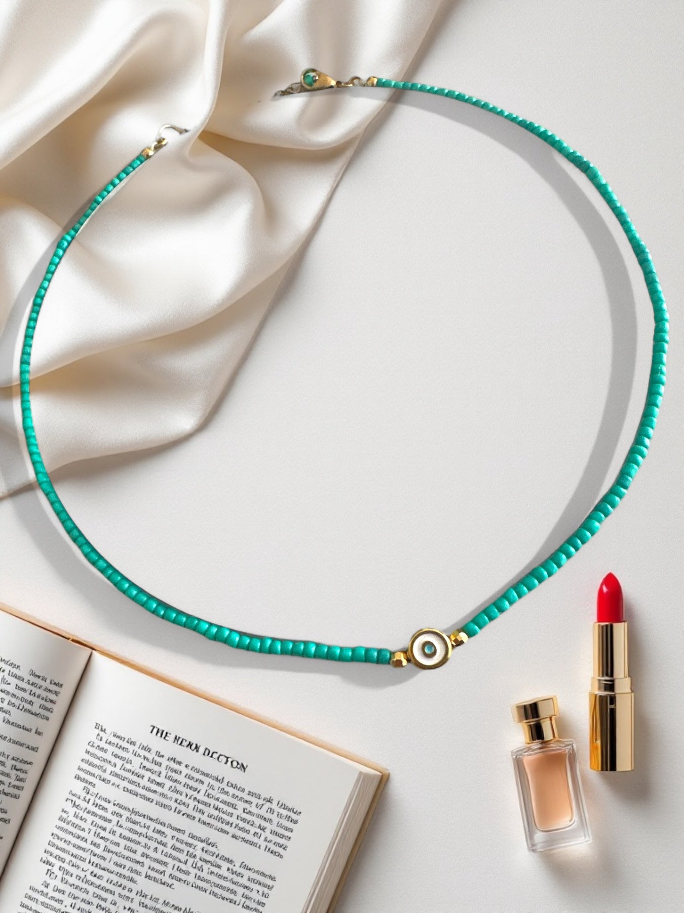 ΚΟΛΙΕ ΜΕ ΜΑΤΑΚΙ