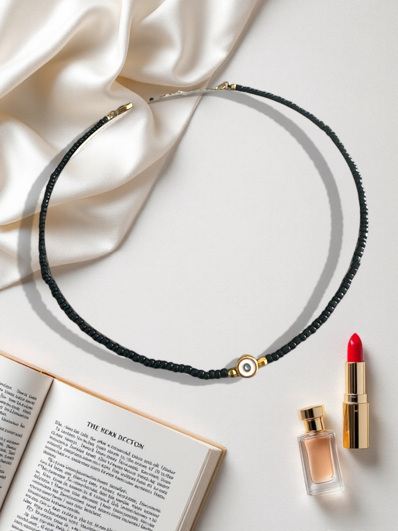 ΚΟΛΙΕ ΜΕ ΜΑΤΑΚΙ