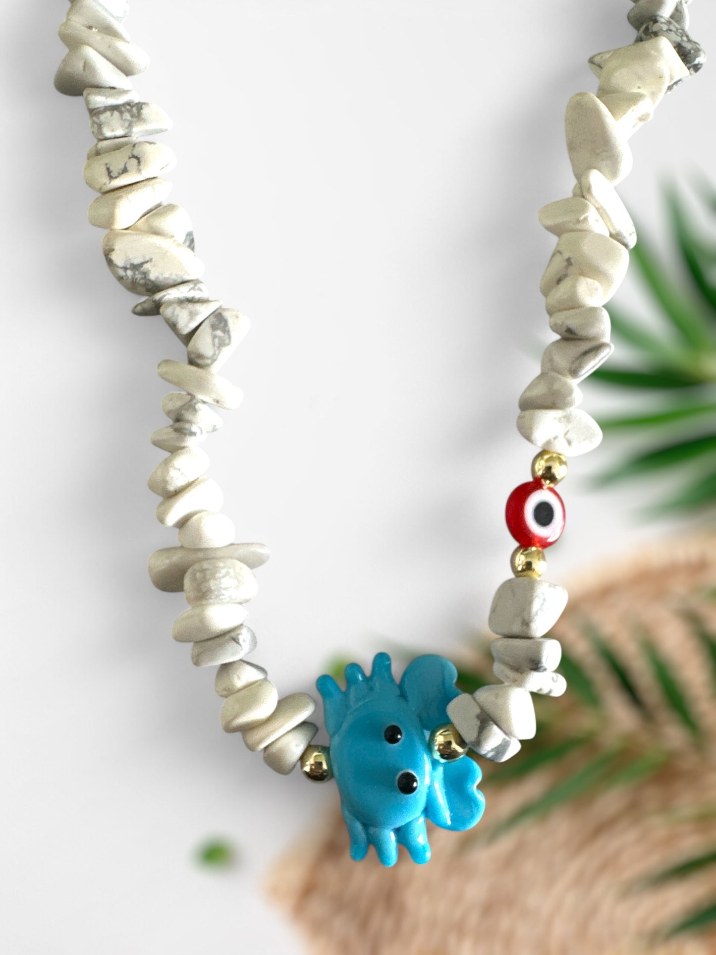 CRABWHITE NECKLACE
