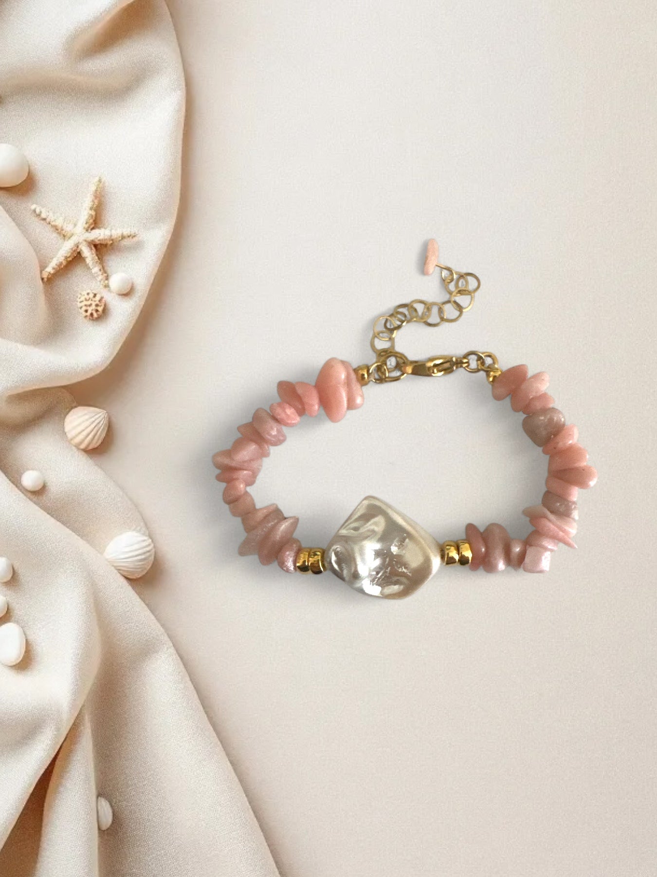 Χειροποίητο βραχιόλι με φυσικές πολύχρωμες πέτρες και λευκή πέρλα – So Cute by Dimi