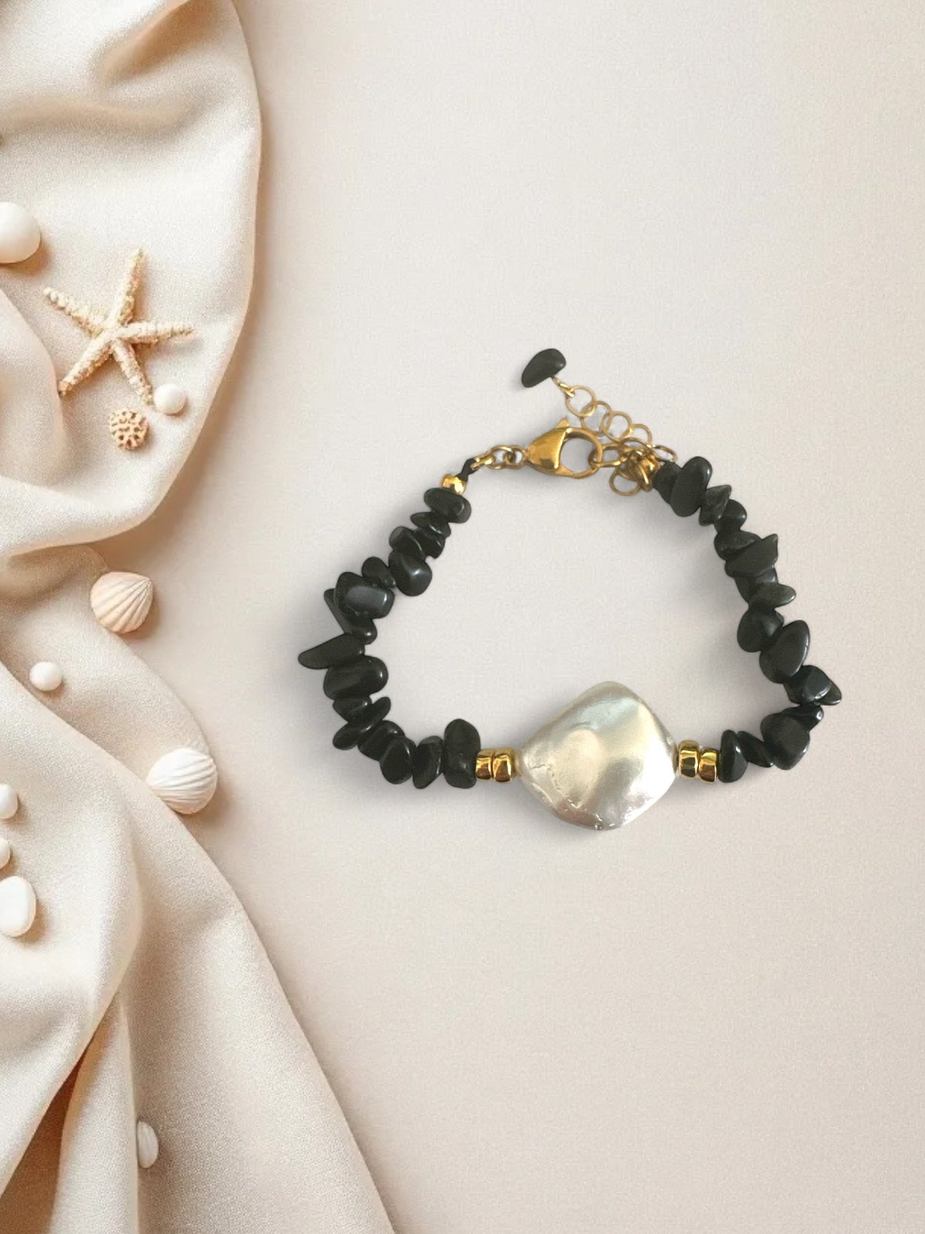 Χειροποίητο βραχιόλι με φυσικές πολύχρωμες πέτρες και λευκή πέρλα – So Cute by Dimi