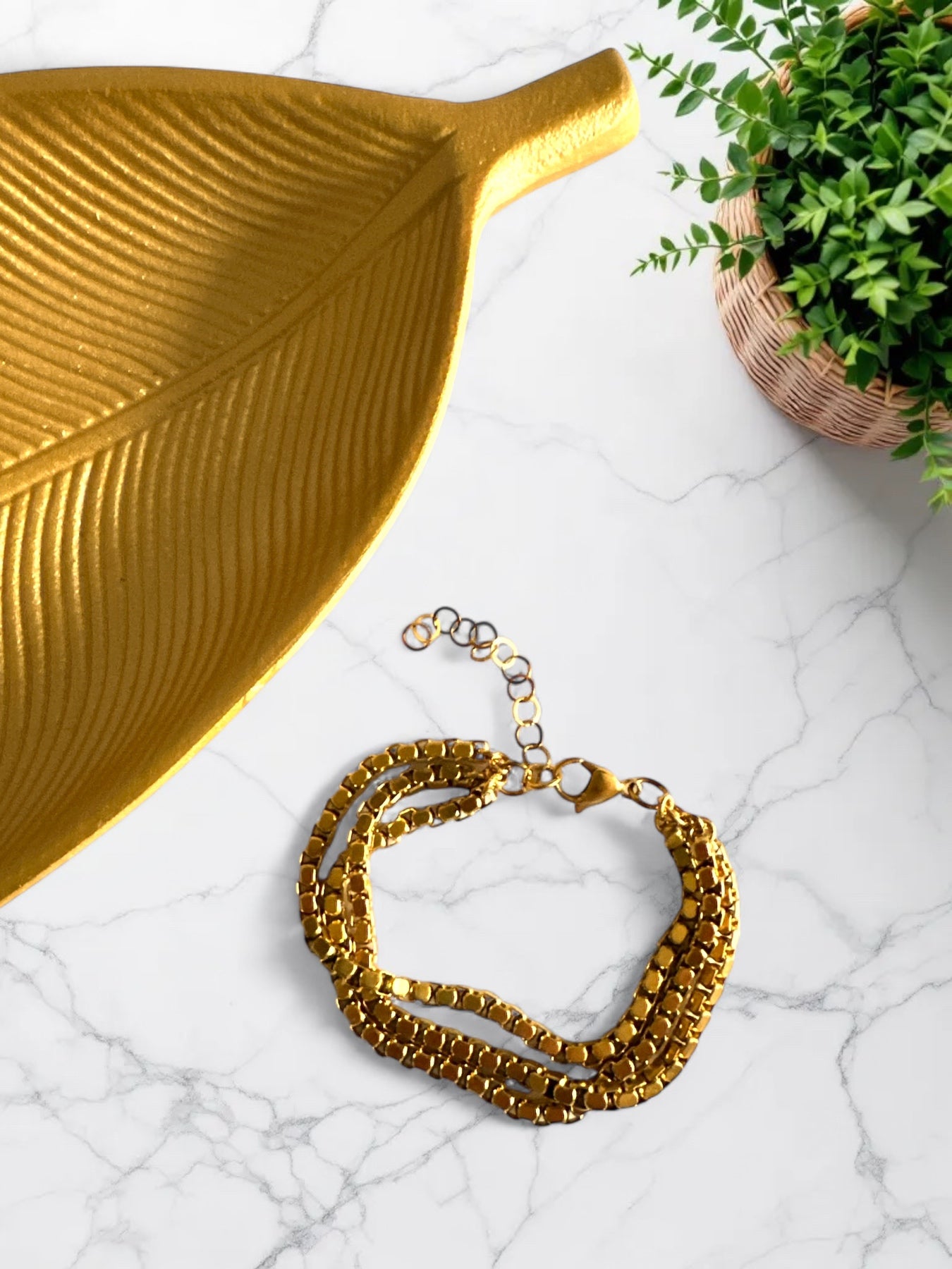 Χειροποίητο βραχιόλι με τρεις χρυσές αλυσίδες από ανοξείδωτο ατσάλι – So Cute by Dimi