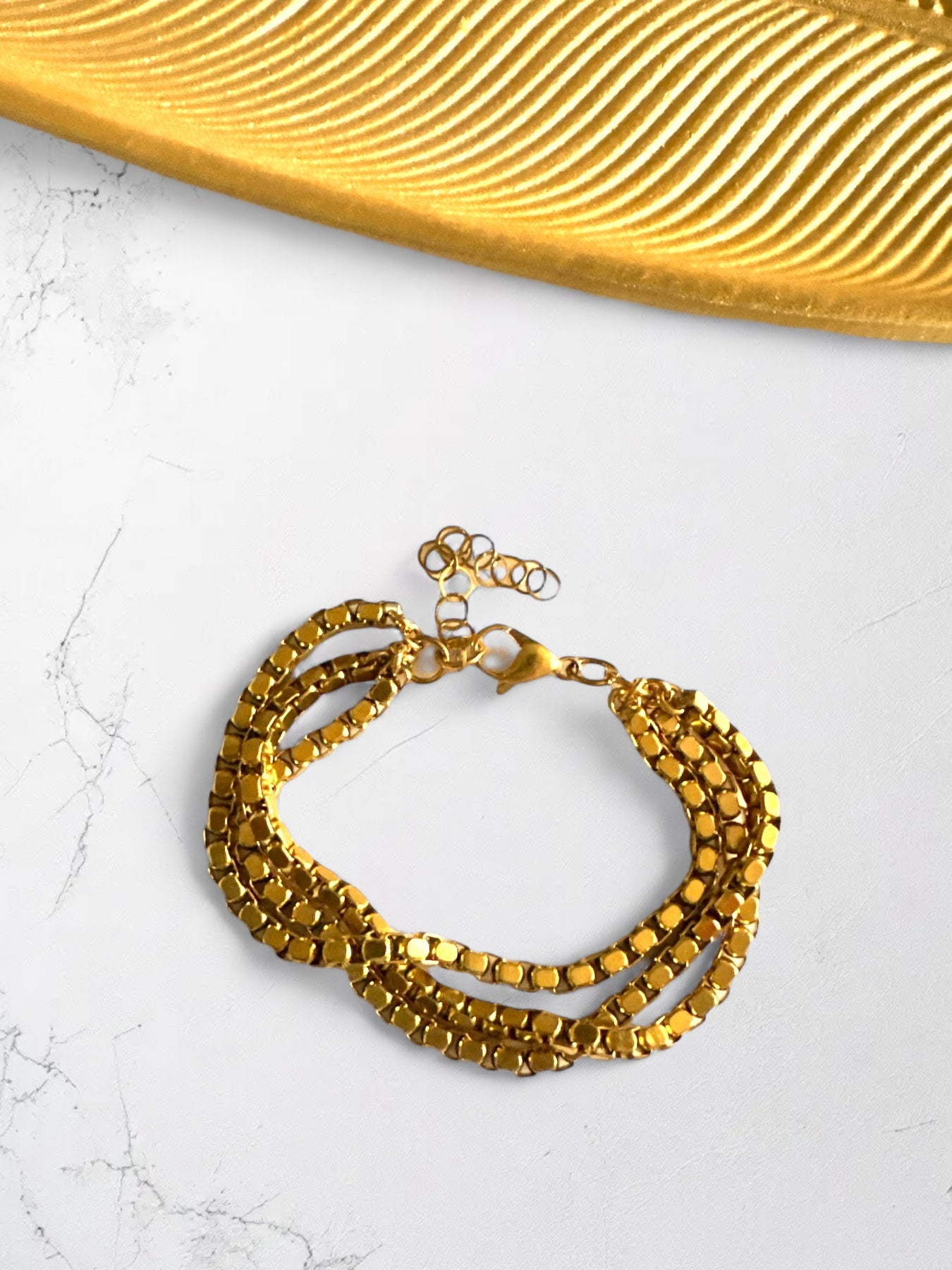 Χειροποίητο βραχιόλι με τρεις χρυσές αλυσίδες από ανοξείδωτο ατσάλι – So Cute by Dimi