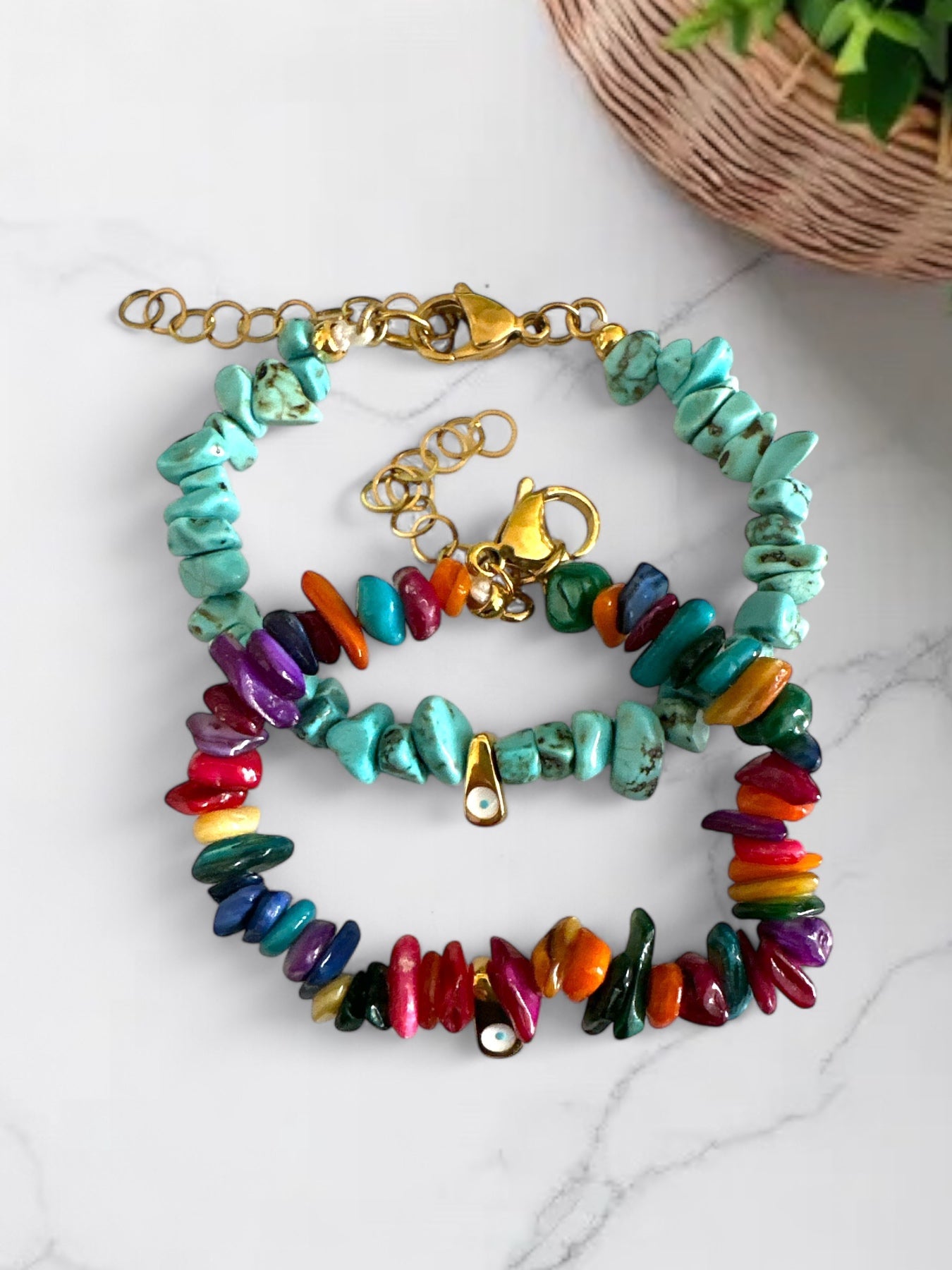 Χειροποίητο βραχιόλι με chips ημιπολύτιμων λίθων & επίχρυσο ματάκι – So Cute by Dimi